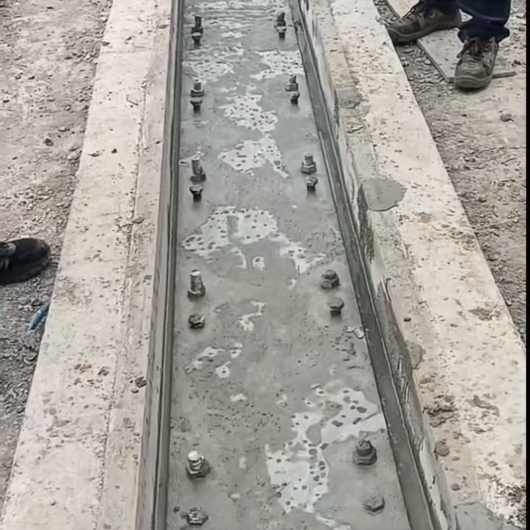 赣州港口码头起重机龙门吊重型机械设备稳固用早强快凝轨道胶泥